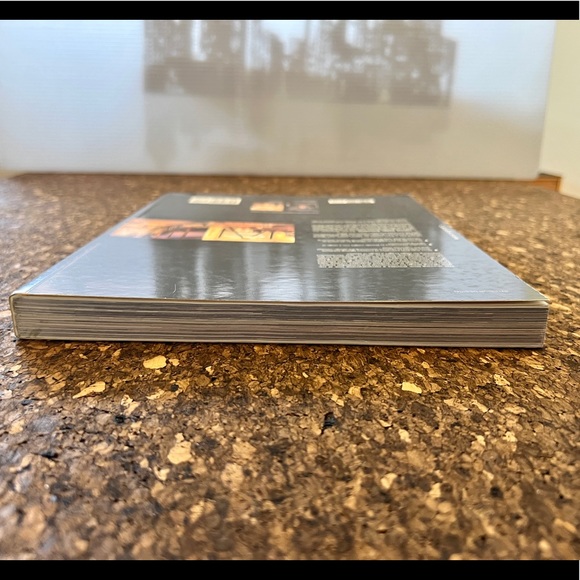 Lighting Design Source Book - Almost perfect condition! - Picture 8 of 10